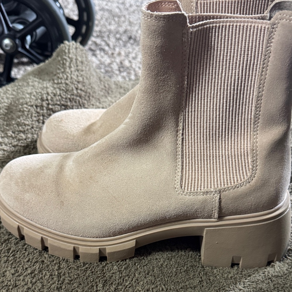 Steve Madden Cream Suede Ankle Boots